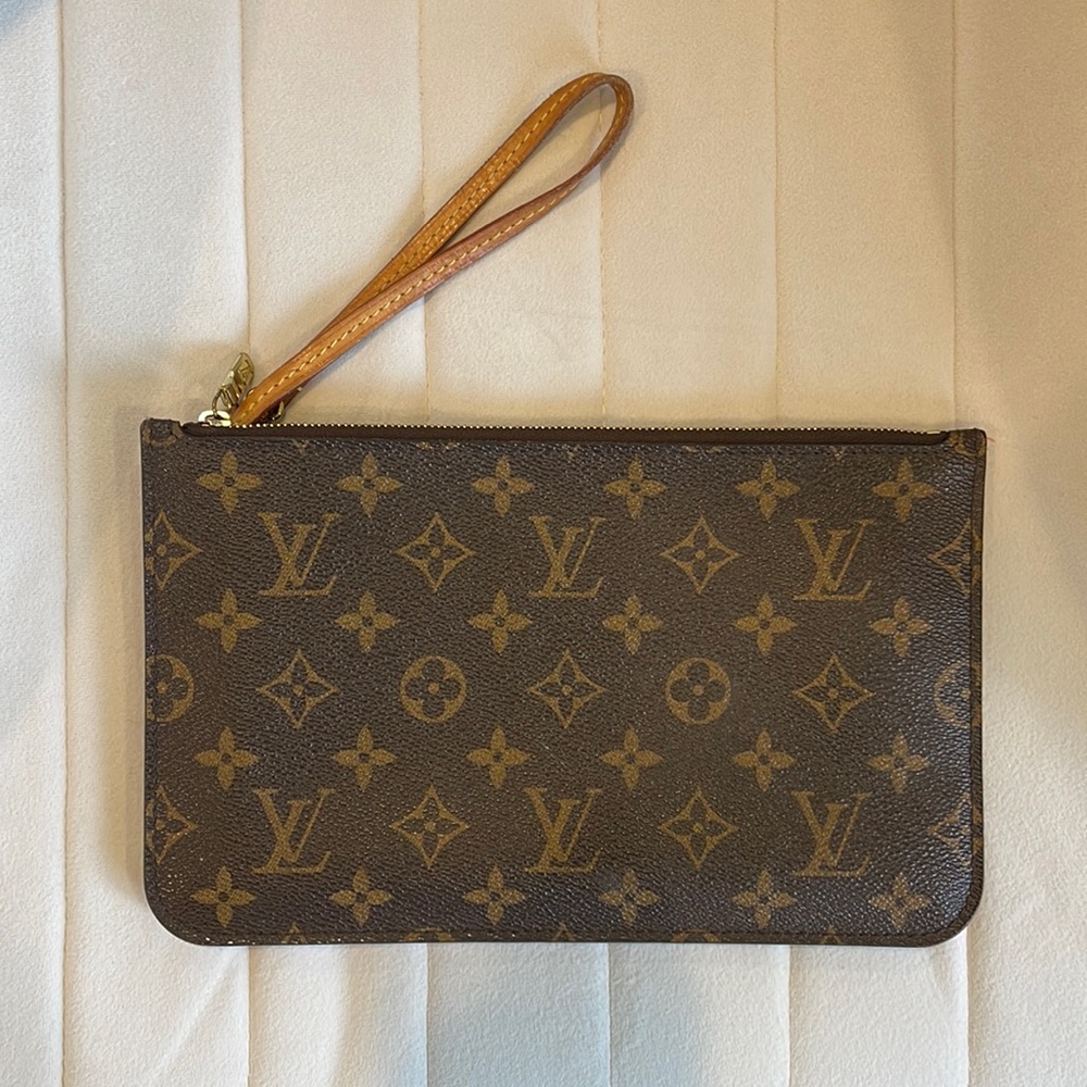 Louis Vuitton Neverfull Pouch